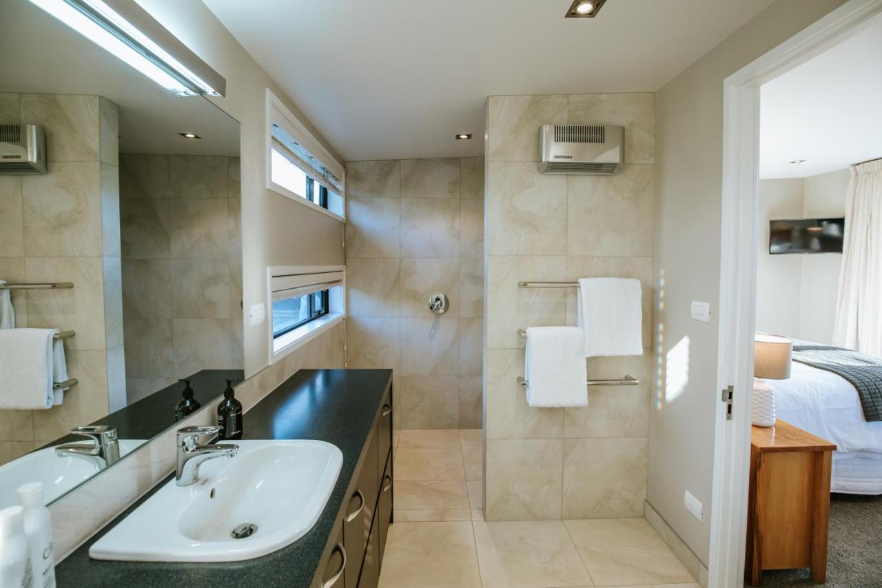 Mt Gold Retreat - Sleeps 8 - Spa Pool - Tennis Court 와나카 외부 사진