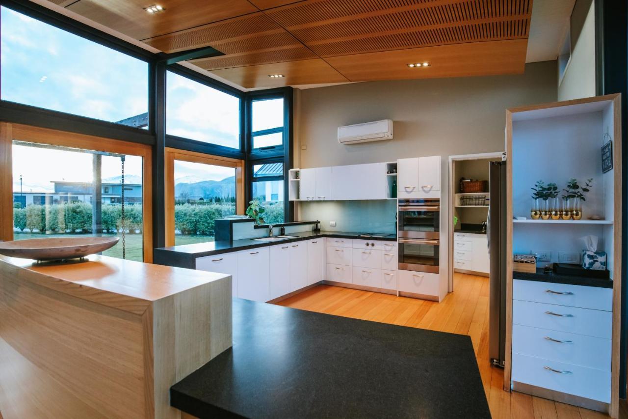 Mt Gold Retreat - Sleeps 8 - Spa Pool - Tennis Court 와나카 외부 사진